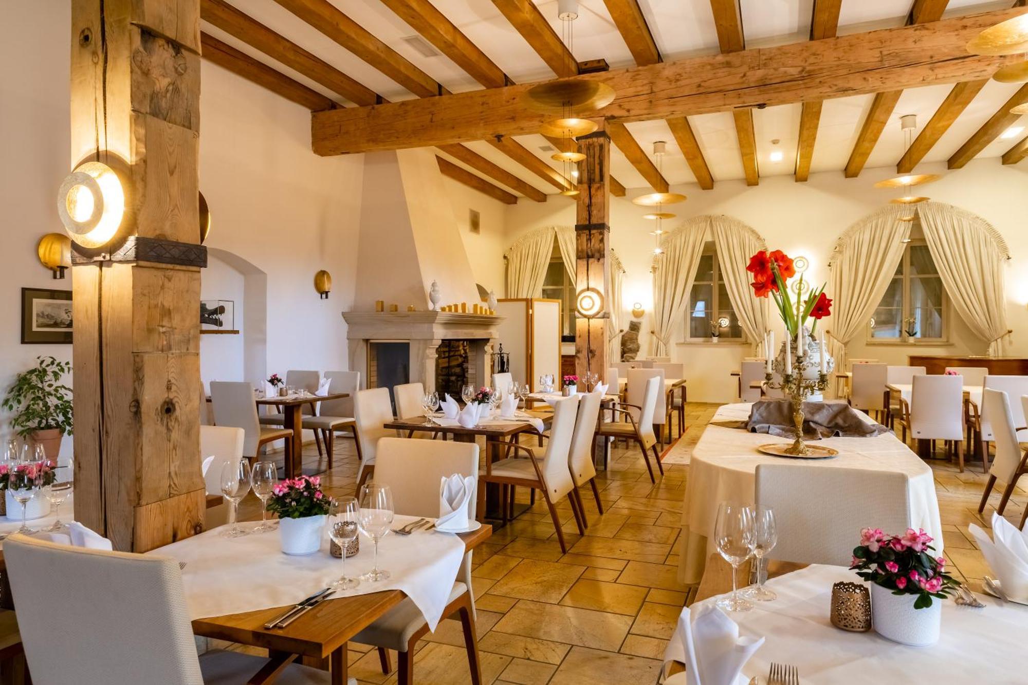 Palac Pakoszow Schlosshotel Wernersdorf Jelenia Góra Esterno foto Restaurant in Germany