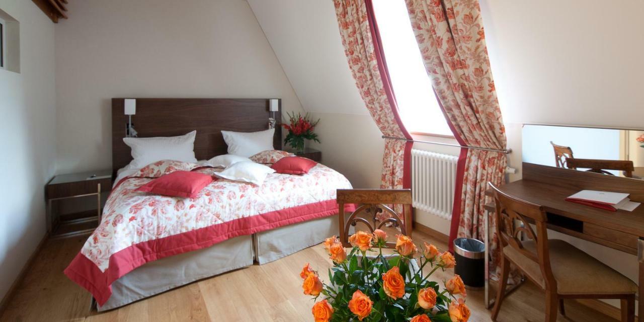 Palac Pakoszow Schlosshotel Wernersdorf Jelenia Góra Esterno foto A bedroom in the hotel
